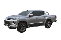 Mitsubishi L200 2015–2024 Dverové lišty (4 ks, nerez) fotografia 1