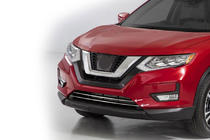 Nissan X-trail T32/Rogue 2014–2021 Nerezové chrómové lišty na mriežku nárazníka (2017-2021, 2 ks) fotografia 1