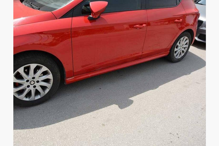 Seat Leon 2013–2020 Bočné prahy Meliset (na lakovanie) Fotografia 1