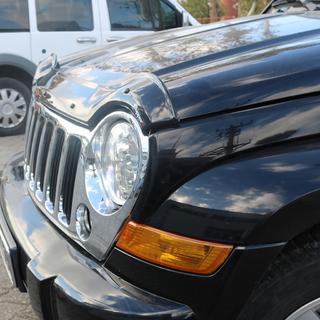 Deflektor kapoty (EuroCap) Jeep Cherokee/Liberty 2002–2007 fotografia 4