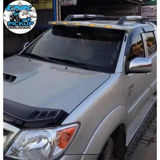 Slnečná clona na čelné sklo (Meliset LED) Toyota Hilux 2015– fotografia 1