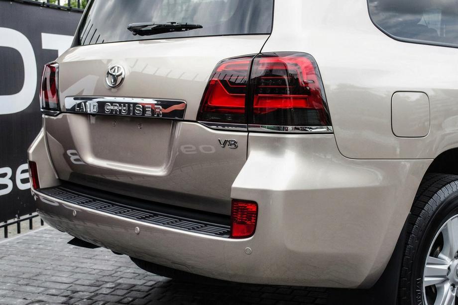 Toyota Land Cruiser 200 2007–2021 Zadné svetlá 2007-2015 V2 (dizajn 2016+) Image