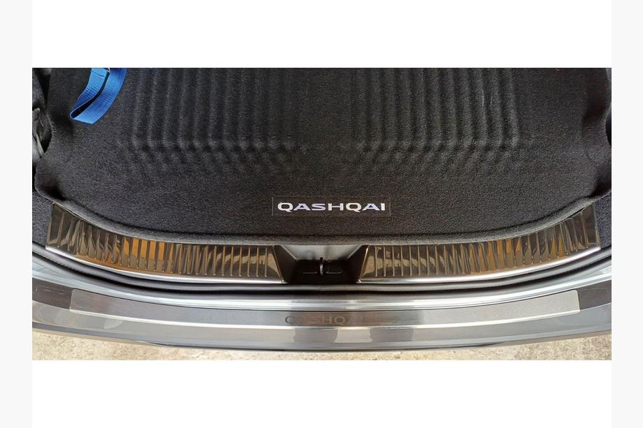 Nissan Qashqai 2021– Ochranná lišta zadného nárazníka Carmos (nerez) Fotografia 1