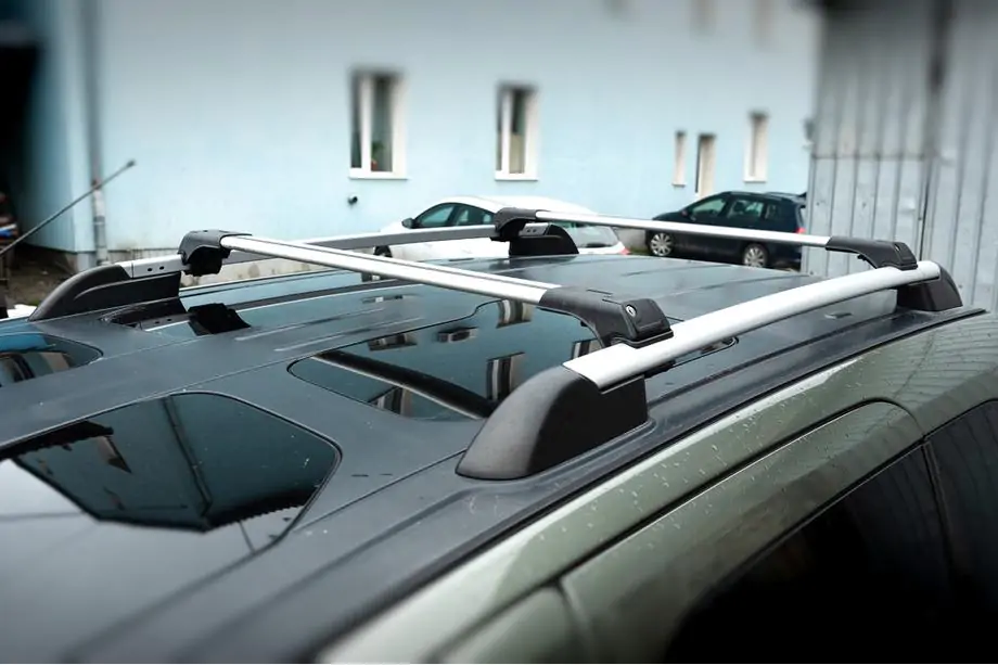 Peugeot Partner Tepee 2008–2018 Uzamykateľné priečniky na pozdĺžne strešné nosiče Skybar V1 (2 ks) Fotografia 1