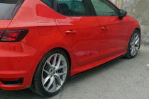 Seat Leon 2013–2020 Performance bočné prahy (čierne) fotografia 1