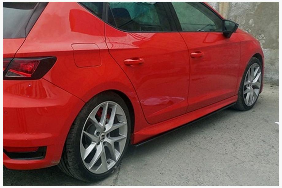 Seat Leon 2013–2020 Performance bočné prahy (čierne) Image