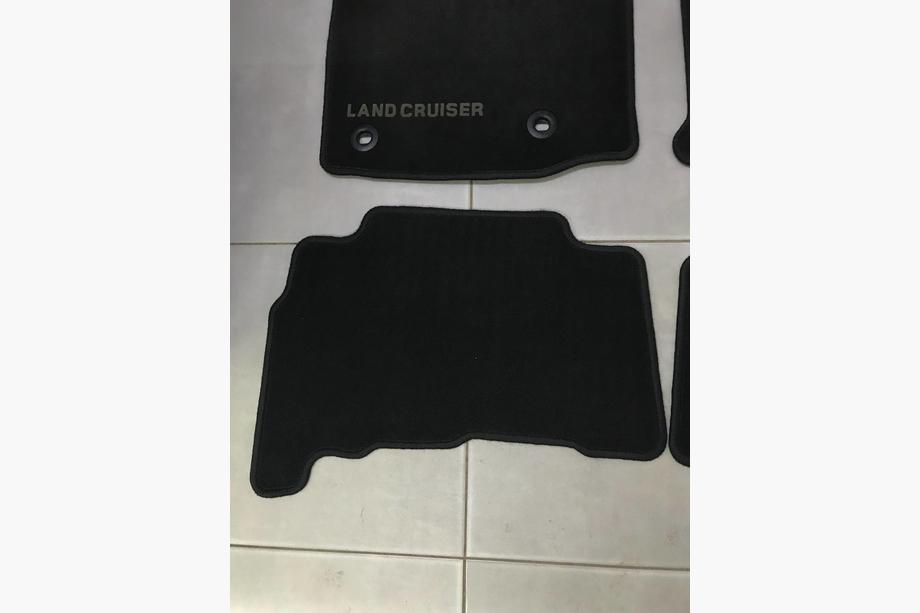 Toyota Land Cruiser Prado 150 2009–2023 Textilné rohože (2013-2022, originál/OEM) použité Fotografia 3