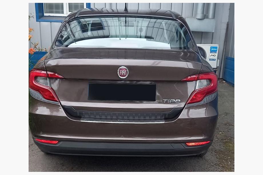 Fiat Tipo 2016– Lišta na veko batožinového priestoru (3 ks, ABS) Image