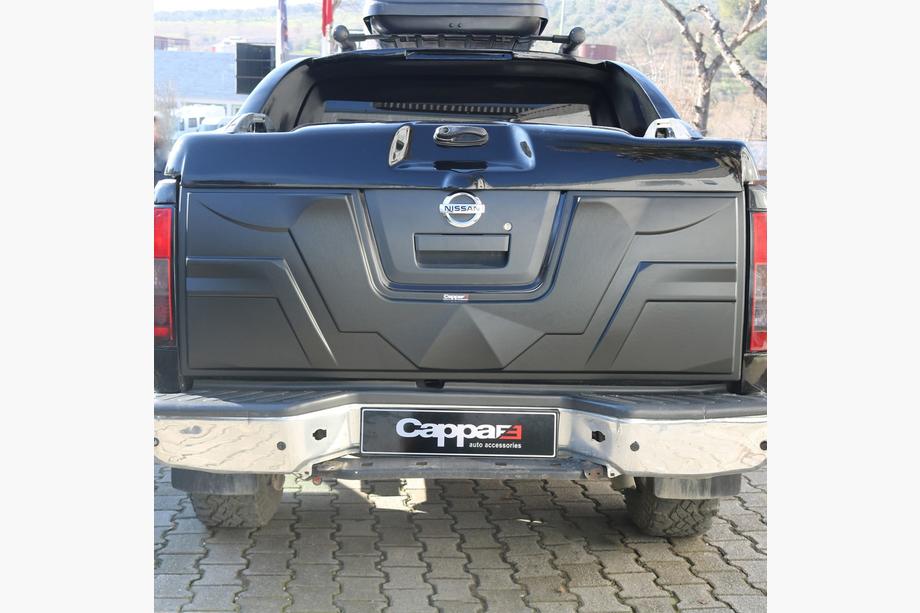 Nissan Navara 2006–2015 Lišta na veko kufra (ABS) Image
