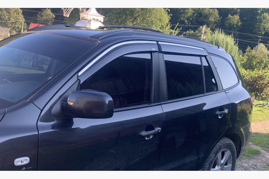 Hyundai Santa Fe 2 2006–2012 Okenné deflektory s chrómovou lištou (4 ks, Niken) Image