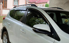 Toyota Rav 4 2013–2018 Okenné deflektory s chrómovou lištou (4 ks, Niken) fotografia 4