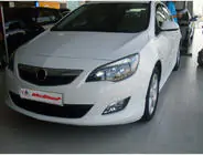 Opel Astra J 2009–2015 Predný spodný lip 2010-2012 (na lakovanie) fotografia 4