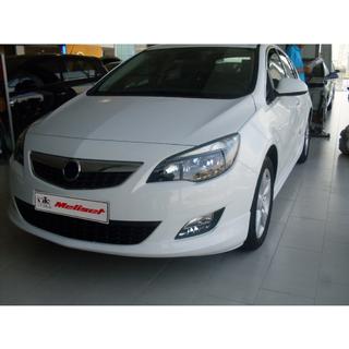 Predný spodný lip 2010-2012 (na lakovanie) Opel Astra J 2009–2015 fotografia 4