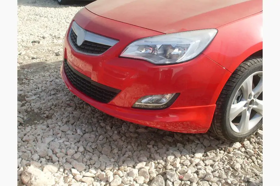 Opel Astra J 2009–2015 Predný spodný lip 2010-2012 (na lakovanie) Image