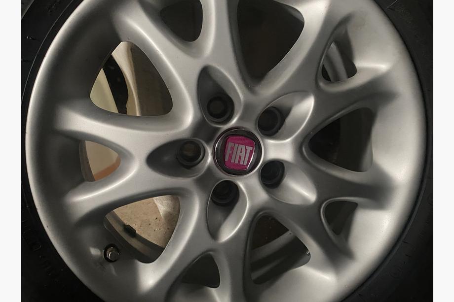 Fiat Stredové krytky diskov V2 49/42,5 mm červené (4 ks, 0735448759) Fotografia 1