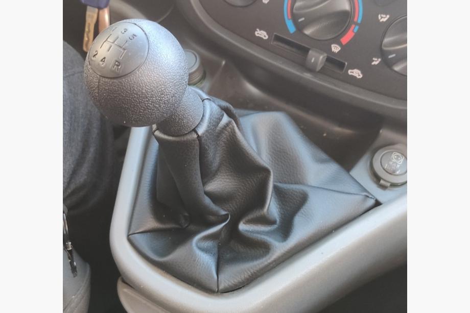 Fiat Doblo I 2005–2010 Fiat Doblo 2005-2010 hlavica radiacej páky a manžeta OEM 735424356 (čierna) Image