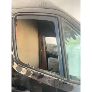 Vkladacie okenné deflektory Esa (2 ks) Mercedes Sprinter W907/W910 2018– fotografia 2