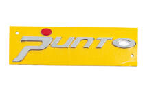 Fiat Punto Grande/EVO 2006–2018 Nápis Punto pre Grande (červená bodka, 1518b) fotografia 1