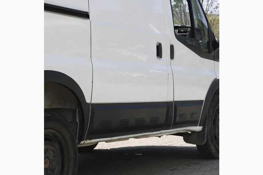 Ford Transit 2000–2014 EuroCap dverové lišty (6 ks, ABS, krátka báza) Fotografia 3