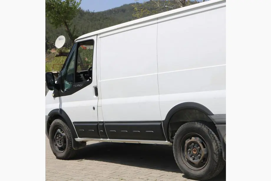 Ford Transit 2000–2014 EuroCap dverové lišty (6 ks, ABS, krátka báza) Fotografia 6