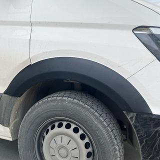 Široké lemy blatníkov (4 ks, čierne) Volkswagen Crafter 2016– fotografia 3