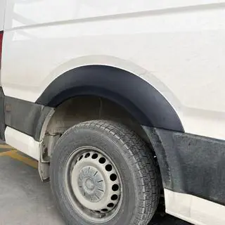 Široké lemy blatníkov (4 ks, čierne) Volkswagen Crafter 2016– fotografia 4