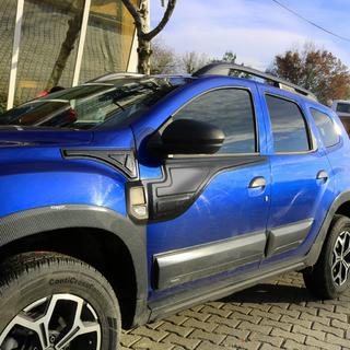 Horné lišty dverí (4 ks) Dacia Duster 2018–2024 fotografia 1