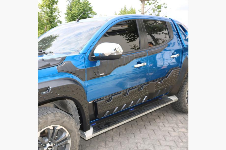 Mitsubishi L200 2015–2024 Horné lišty dverí 2019+ (6 ks, ABS) Fotografia 2