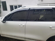 Volkswagen Touareg 2010–2018 Okenné deflektory vetra s chrómovou lištou (4 ks, Niken) fotografia 2
