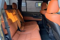 Toyota Land Cruiser 200 2007–2021 Sada na upgrade interiéru pre LC300 (lišty na palubnú dosku) fotografia 8