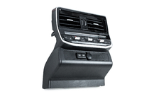 Toyota Land Cruiser 200 2007–2021 Sada na upgrade interiéru pre LC300 (lišty na palubnú dosku) fotografia 50
