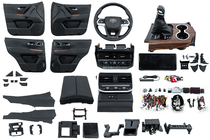 Toyota Land Cruiser 200 2007–2021 Sada na upgrade interiéru pre LC300 (lišty na palubnú dosku) fotografia 1