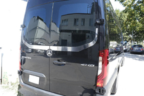 Mercedes Sprinter W907/W910 2018– Lem zadného skla V-2 Carmos (2 ks, nerez) fotografia 3
