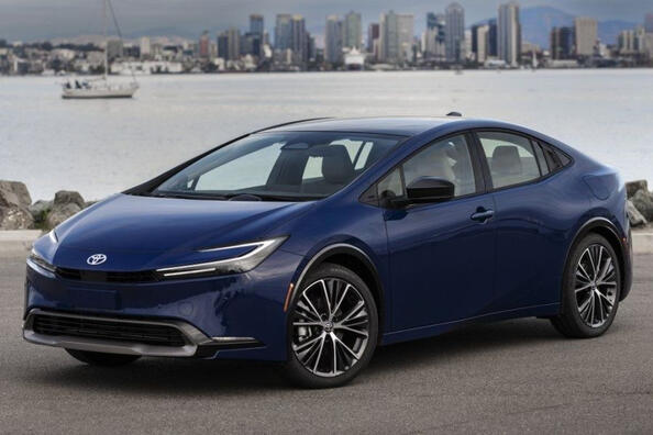 Prehľad novej generácie hybridného modelu Toyota Prius