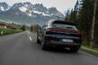 Recenzia modernizovaného športového crossovera Porsche Cayenne fotografia 2