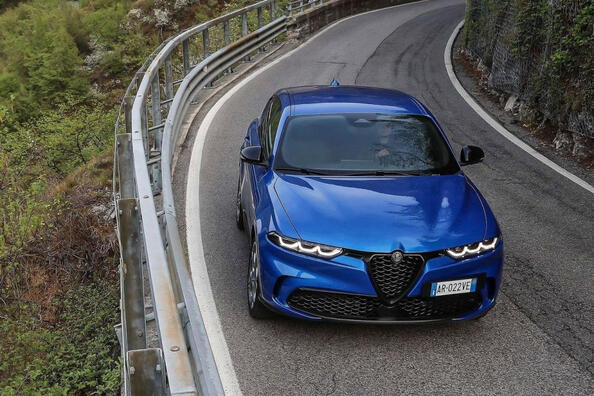 Recenzia crossoveru Alfa Romeo Tonale