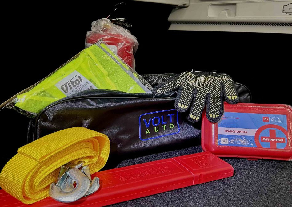 Autolekárnička a výbava: neoddeliteľný spoločník na ceste