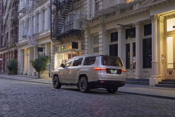Recenzia SUV Jeep Grand Wagoneer Fotografia 2