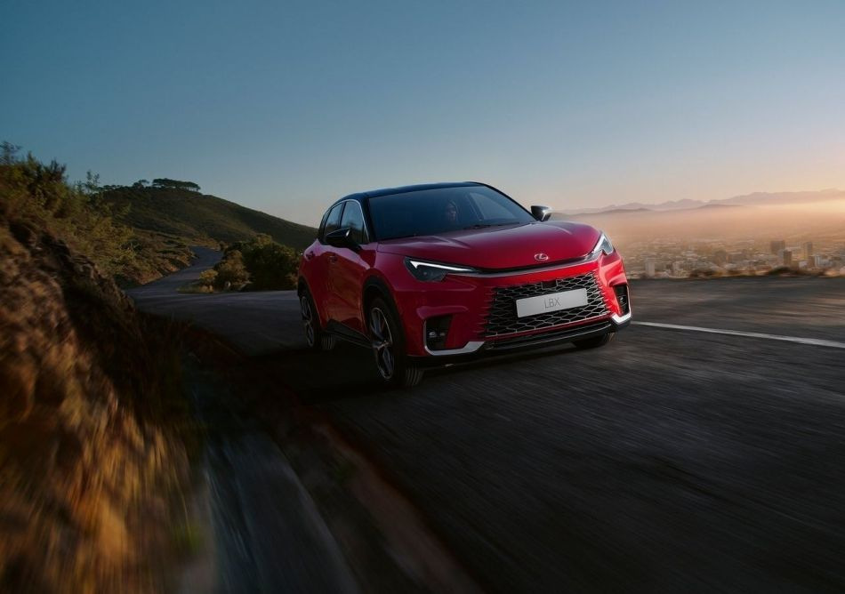 Prehľad kompaktného prémiového crossoveru Lexus LBX