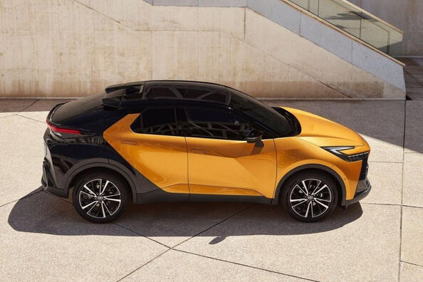 Prehľad kompaktného crossovera Toyota C-HR druhej generácie Fotografia 4