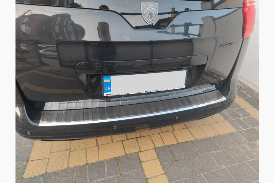 Peugeot 5008 2009–2016 Nerezová lišta na zadný nárazník Carmos (nerez) Image
