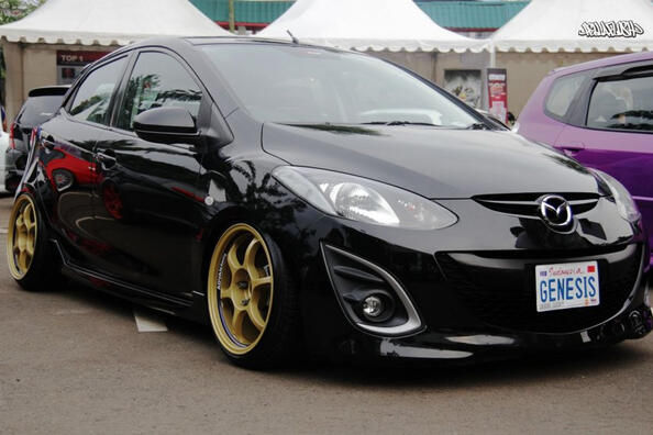 Malý, no drsný: tuning hatchbacku pre fanúšikov kompaktných áut