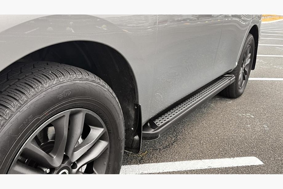Nissan Armada 2016–2024 Bočné nášľapy New Vision Grey (2 ks, hliník) Image