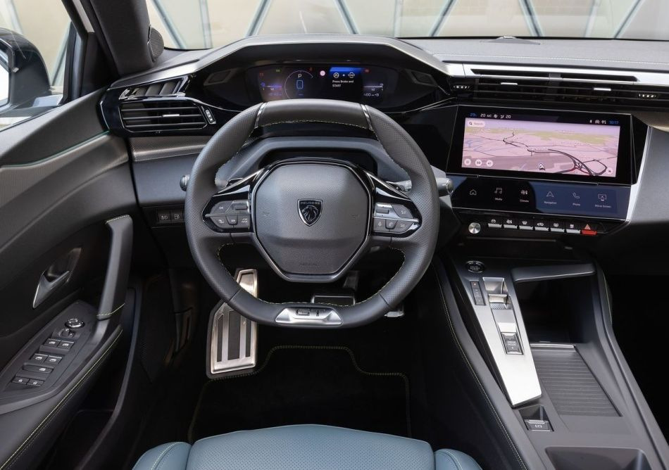 Prehľad kompaktného elektrického hatchbacku Peugeot e-308