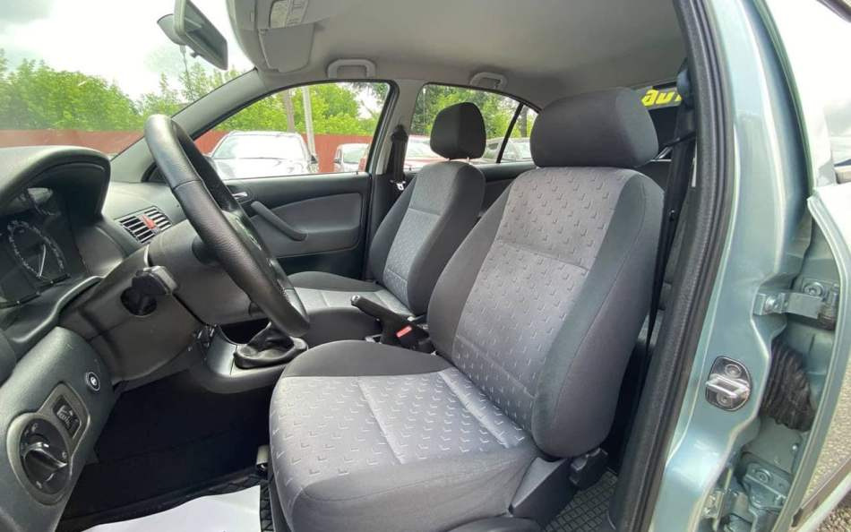 Ako správne starať o látkový interiér auta