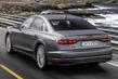 Test modernizovaného sedanu Audi A8 s pohonom všetkých kolies fotografia 3