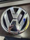 Volkswagen Jetta 2011–2018 Predný znak 5C6 853 601 (2010-2014) zľava fotografia 2