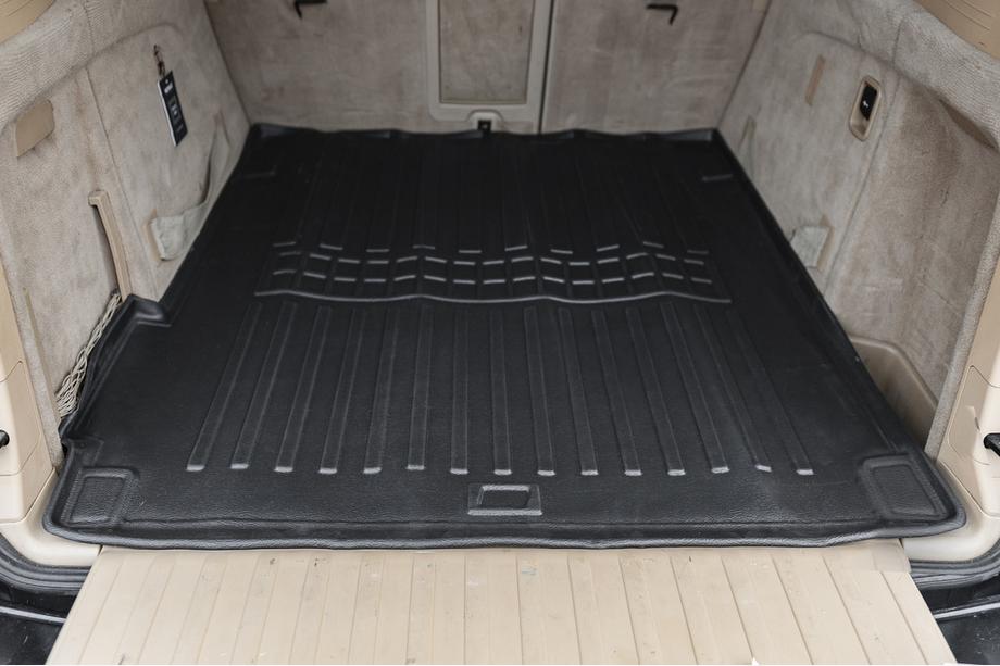 BMW X5 E70 2007–2013 Vanička do kufra Stingray 3D Image