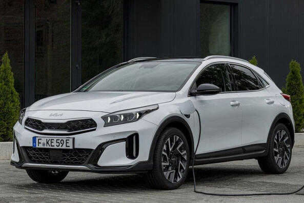 Recenzia aktualizovaného KIA XCeed: hatchback so zvýšenou priechodnosťou