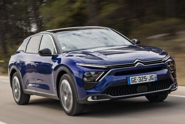 Recenzia crossover hatchbacku Citroen C5 X